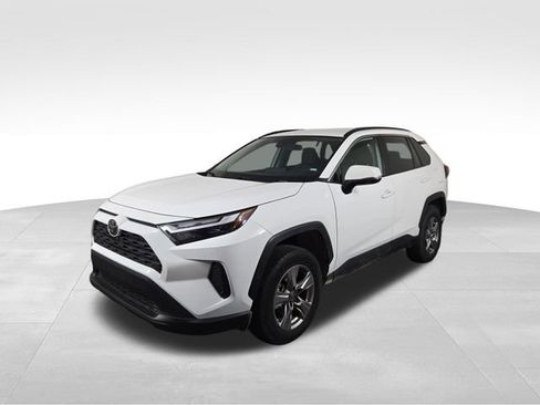 Used 2025 Toyota RAV4 XLE image 2
