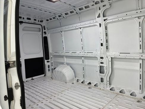 Used 2025 RAM ProMaster 2500 w/ Convenience Group FWD image 15