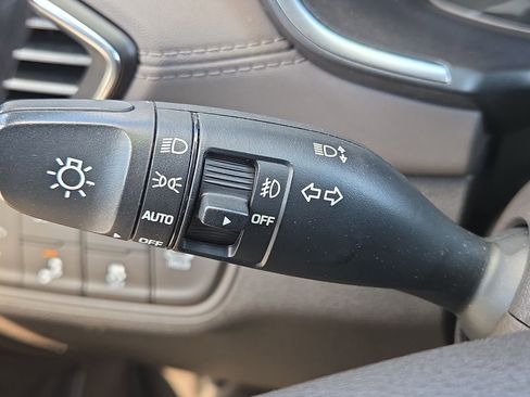 Used 2020 Hyundai Santa Fe SEL w/ Convenience Package FWD image 31