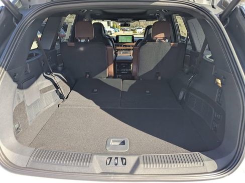 New 2026 Lincoln Aviator Reserve w/ Luxury Package image 8