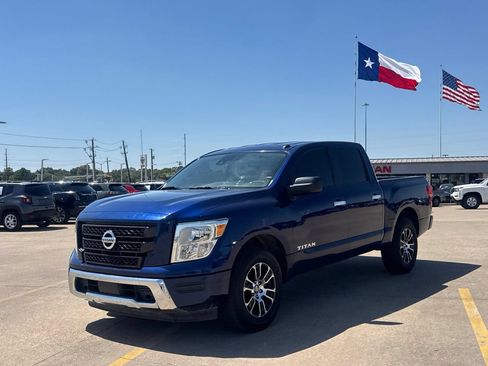Used 2021 Nissan Titan SV RWD image 10