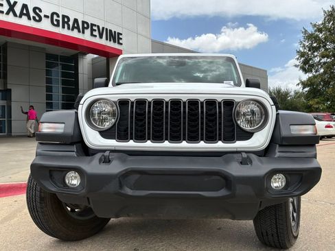 Used 2025 Jeep Wrangler Unlimited Sport AWD/4WD image 3