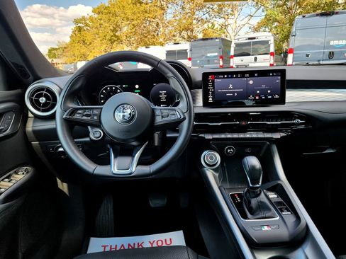 Used 2024 Alfa Romeo Tonale Ti w/ Premium Interior Package image 19