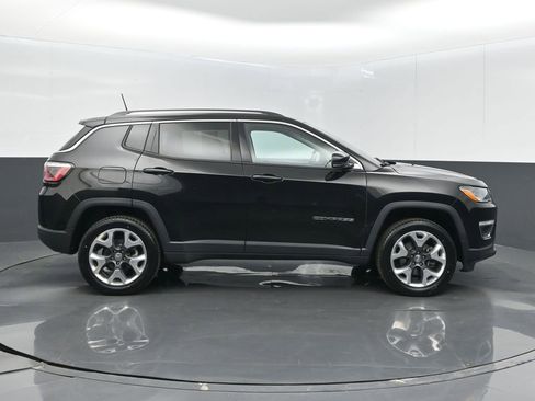 Used 2018 Jeep Compass Limited w/ Navigation Group AWD/4WD image 25