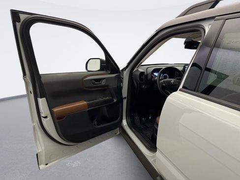 Used 2021 Ford Bronco Sport Outer Banks image 9