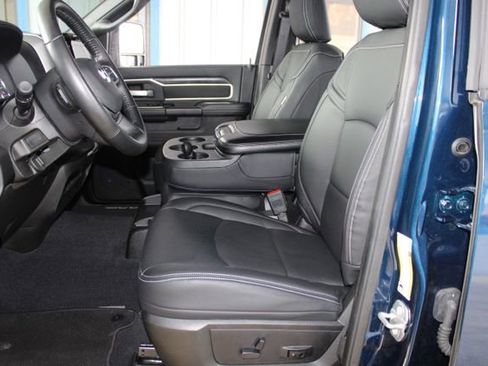 Used 2024 RAM 2500 Big Horn w/ Sport Appearance Package image 21