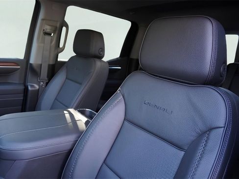 New 2026 GMC Sierra 1500 Denali image 13