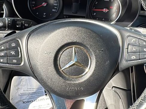 Used 2018 Mercedes-Benz GLC 300 4MATIC image 16