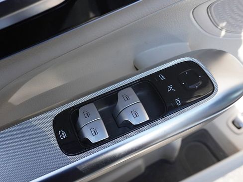 Used 2023 Mercedes-Benz GLC 300 4MATIC image 46