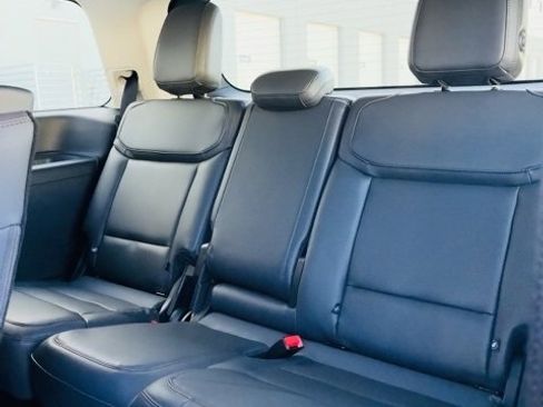 New 2025 Ford Expedition Active image 14