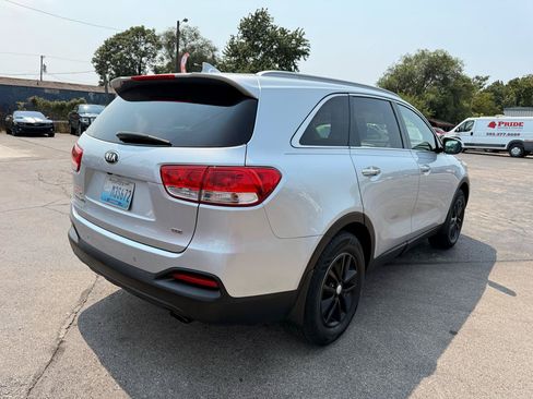 Used 2018 Kia Sorento FWD image 6