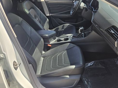Certified 2023 Volkswagen Jetta SEL FWD image 17
