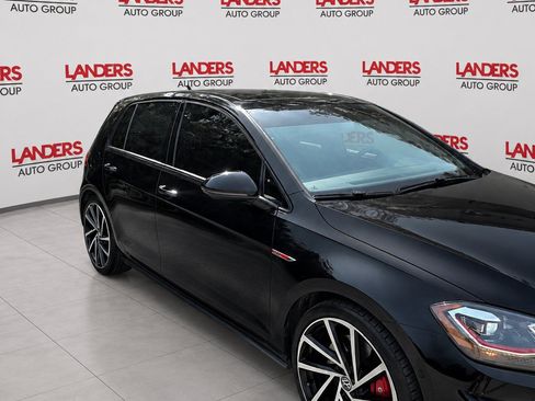 Used 2019 Volkswagen Golf 4-Door FWD image 3