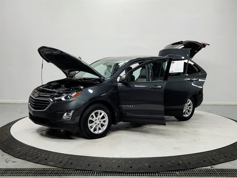 Used 2019 Chevrolet Equinox LS w/ LS Convenience Package image 11