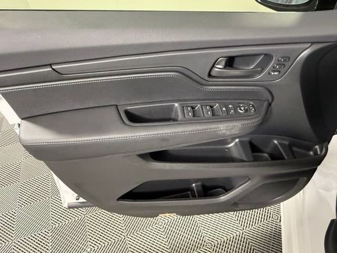 Used 2024 Honda Odyssey Sport image 13