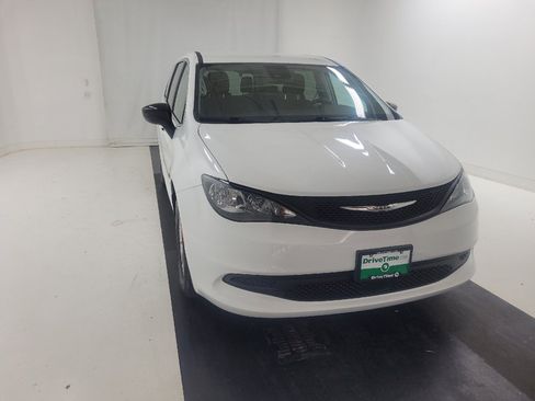 Used 2024 Chrysler Voyager LX FWD image 14
