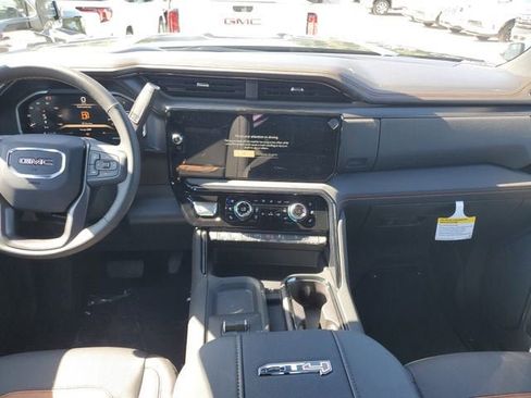 New 2026 GMC Sierra 3500 AT4 w/ AT4 Premium Plus Package AWD/4WD image 15