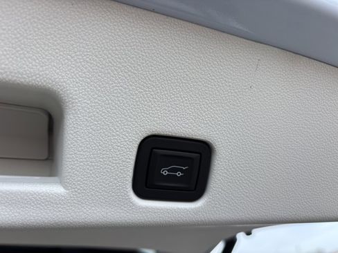 New 2026 GMC Acadia Denali w/ Super Cruise Package image 9