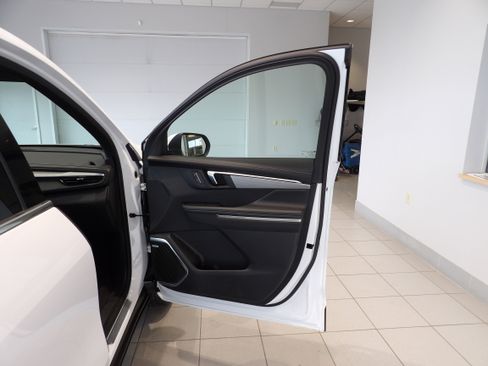 Used 2025 Buick Enclave Preferred image 23