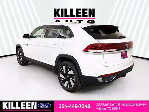 Used 2025 Volkswagen Atlas Cross Sport SE FWD image 6