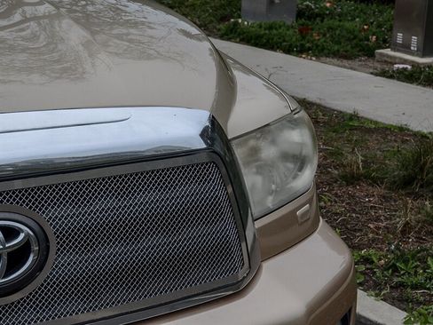 Used 2013 Toyota Sequoia SR5 image 10