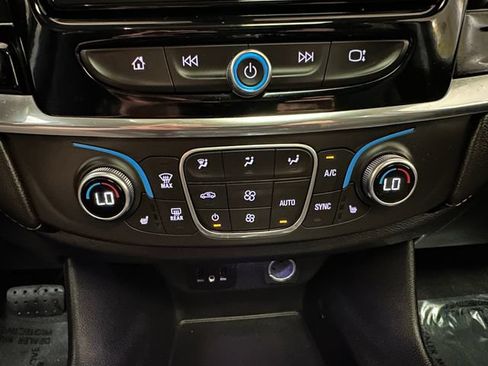 Used 2018 Chevrolet Traverse LT AWD/4WD image 12