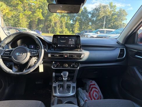Certified 2021 Kia Seltos S FWD image 23