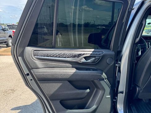 Used 2023 GMC Yukon Denali RWD image 7
