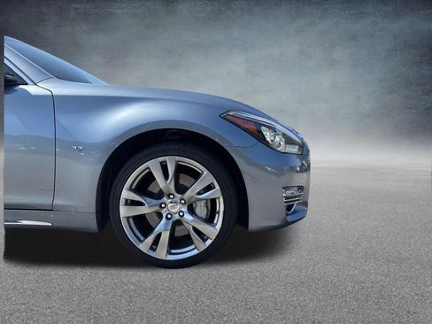 Used 2018 INFINITI Q70 L 3.7 w/ Sensory Package AWD/4WD image 12