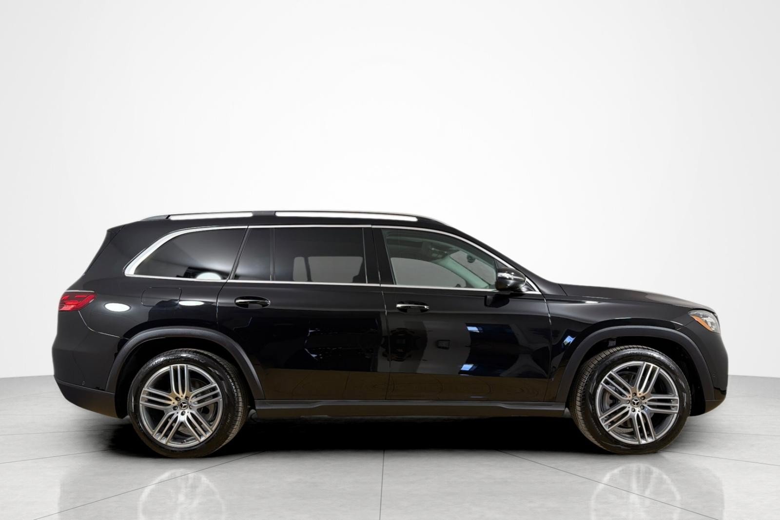 Used 2026 Mercedes-Benz GLS 450 4MATIC image 6