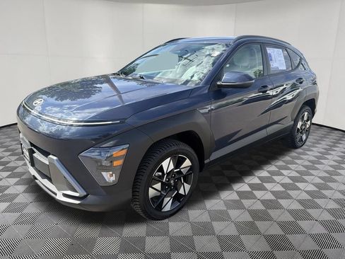 Used 2024 Hyundai Kona SEL AWD/4WD image 3