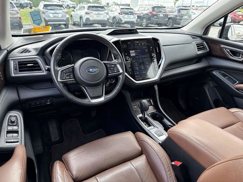 Used 2023 Subaru Ascent Touring AWD/4WD image 6