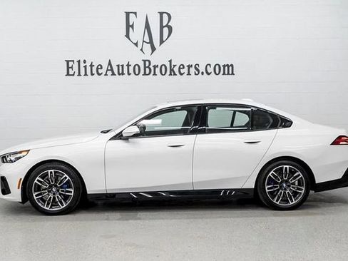 Used 2026 BMW 530i xDrive image 2