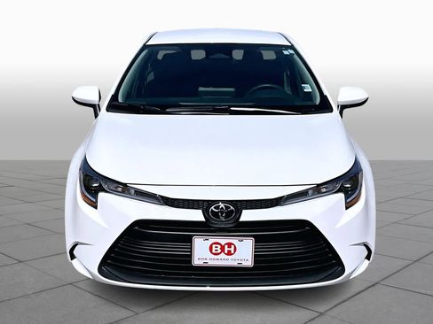 Used 2026 Toyota Corolla LE FWD image 4