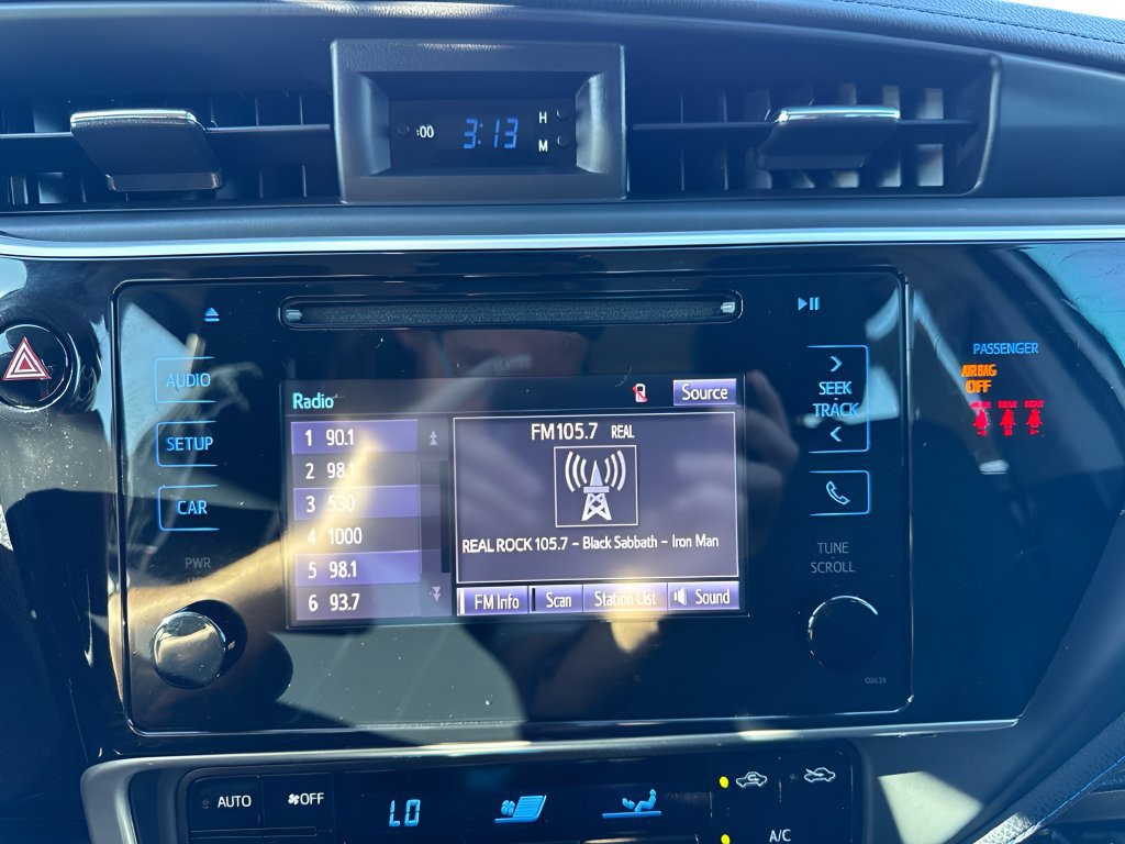 Used 2019 Toyota Corolla SE FWD image 16