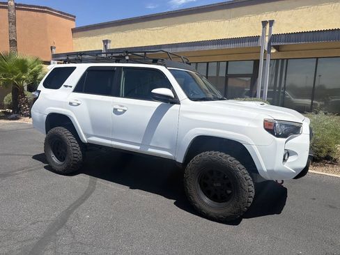 Used 2016 Toyota 4Runner TRD Pro AWD/4WD image 10