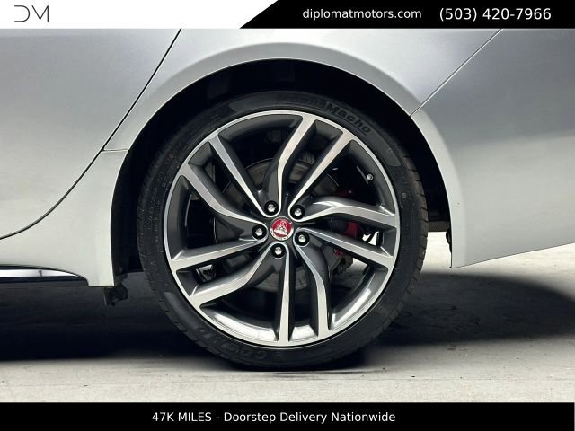 Used 2018 Jaguar XF S RWD image 41