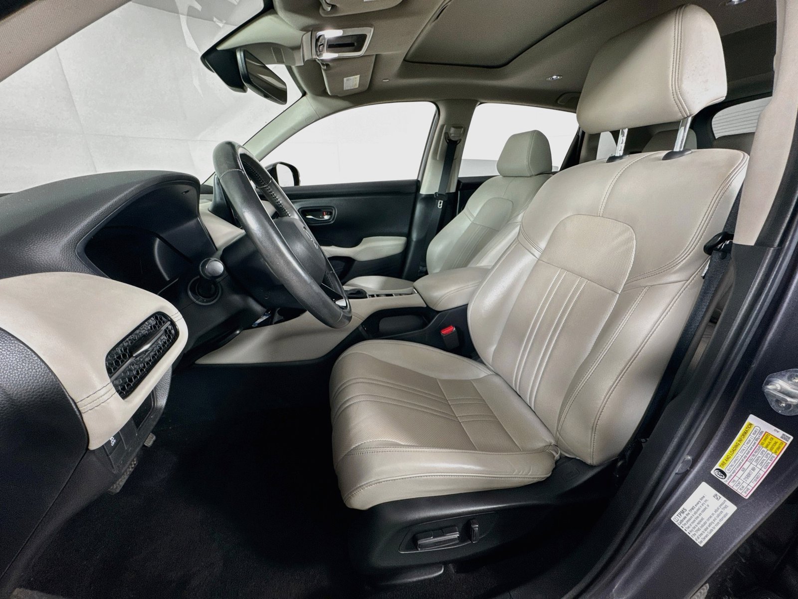 Used 2024 Honda HR-V EX-L image 11