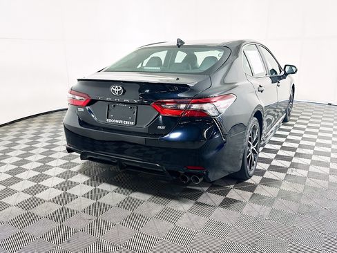 Used 2023 Toyota Camry SE FWD image 3