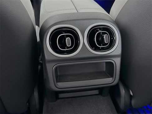 Used 2025 Mercedes-Benz C 300 4MATIC Sedan image 27