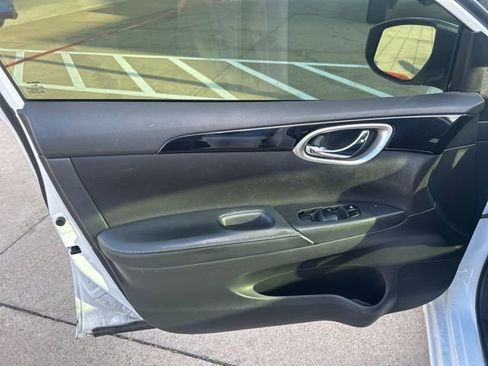 Used 2019 Nissan Sentra SV image 4