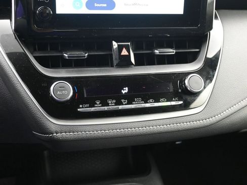 Used 2023 Toyota Corolla SE w/ SE Premium Package image 18