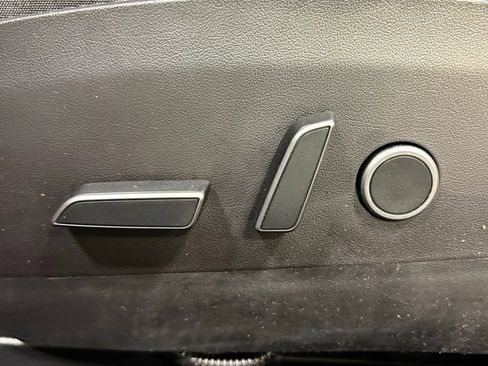 Used 2023 Tesla Model 3 Standard Range image 22