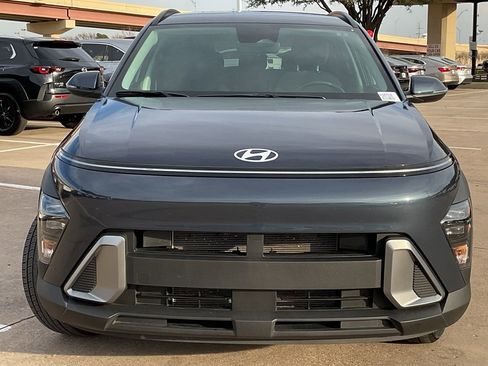 Used 2025 Hyundai Kona SEL image 3
