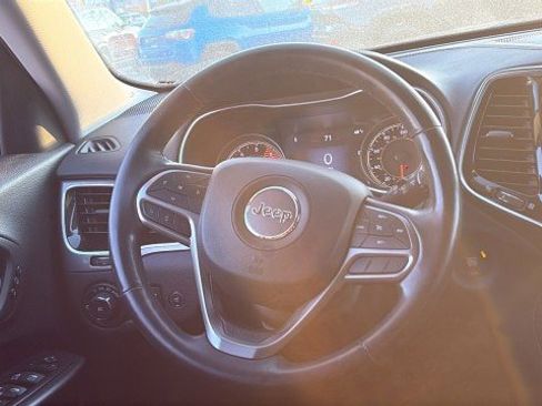 Used 2020 Jeep Cherokee Limited image 13