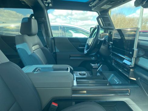 Used 2025 GMC Hummer EV 3X image 8