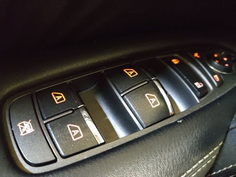 Used 2020 Nissan Armada SL w/ Premium Package image 27