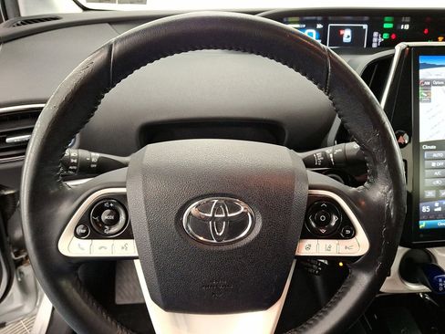 Used 2018 Toyota Prius Prime Advanced image 16
