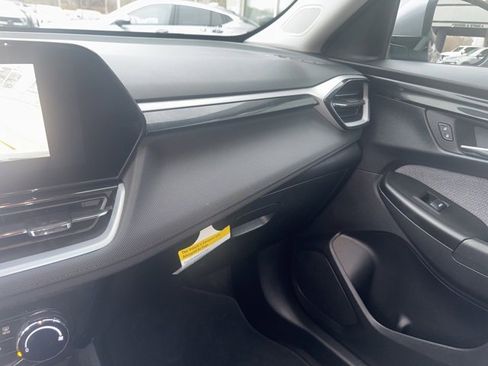 Used 2024 Chevrolet TrailBlazer LT image 29