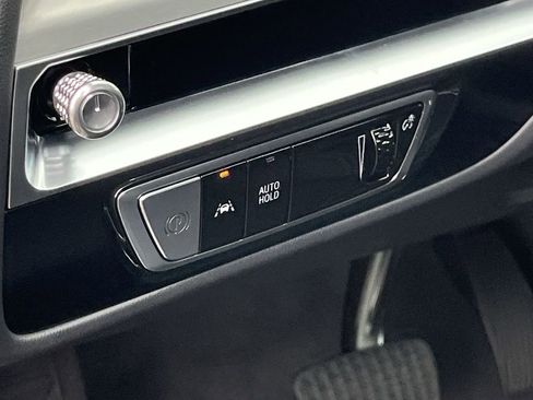 Used 2026 Cadillac Lyriq Premium Luxury image 27